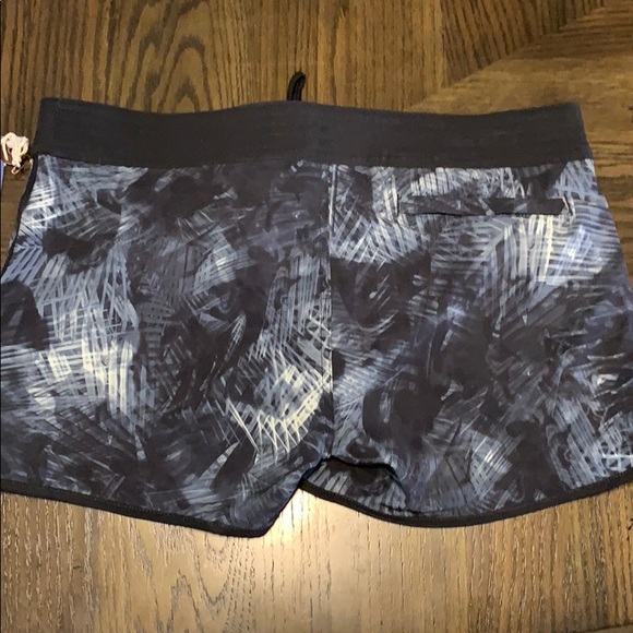 10 Tree Boardshort- Made with Recycled Polyester - Picture 7 of 8
